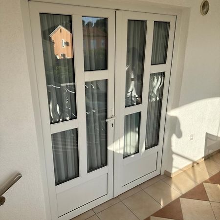 Apartamento Apartman J&B Vir Exterior foto
